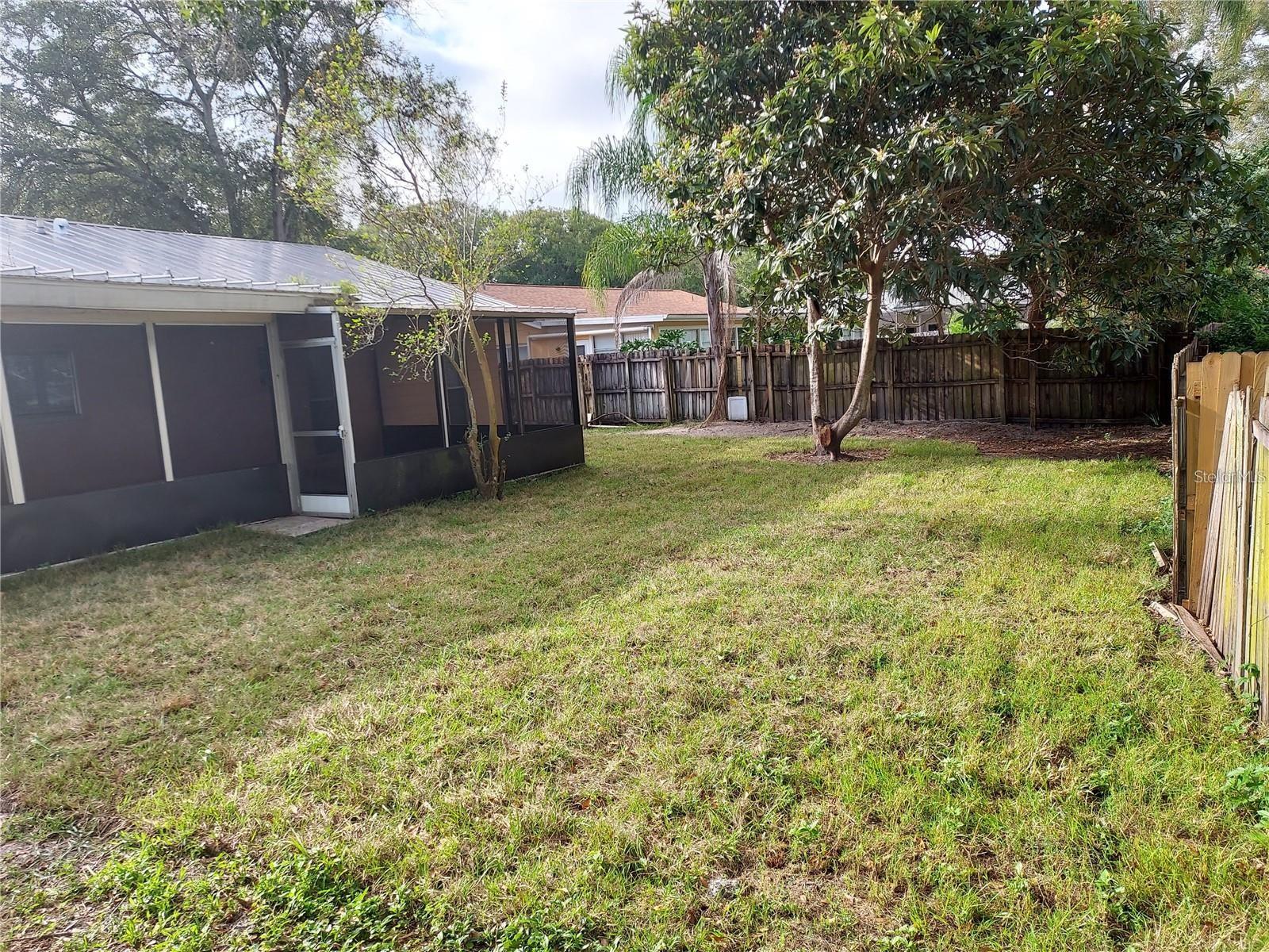 BEACON GROVES UNIT IV - Residential Lease