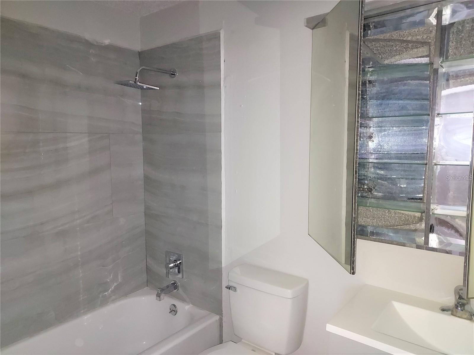 BEACON GROVES UNIT IV - Residential Lease