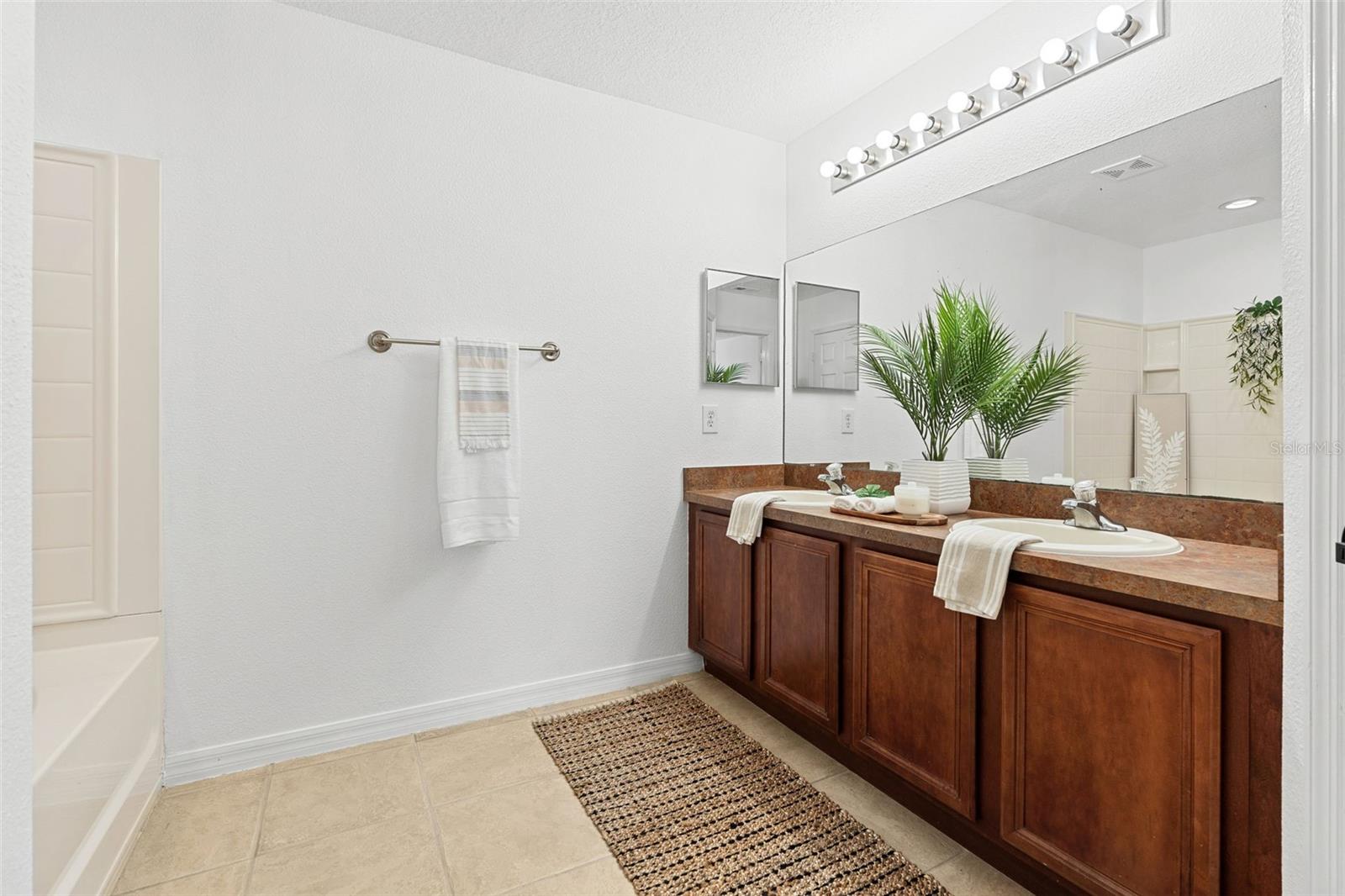 WATERFORD TRLS PH 02 - Residential