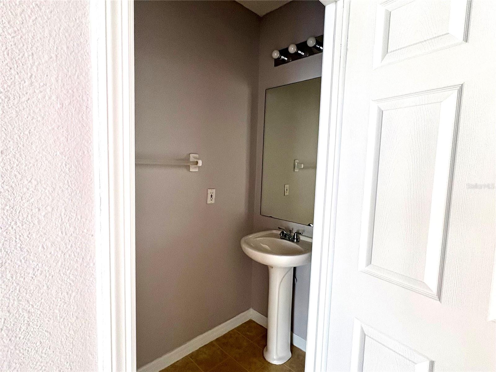 OSPREY RUN TWNHMS PH 1 - Residential Lease