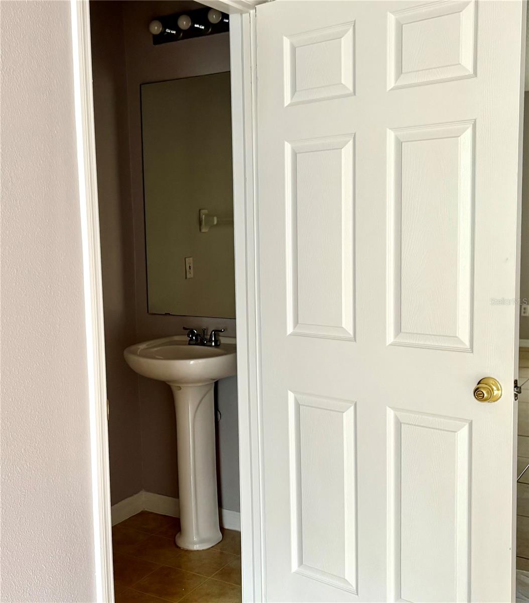 OSPREY RUN TWNHMS PH 1 - Residential Lease