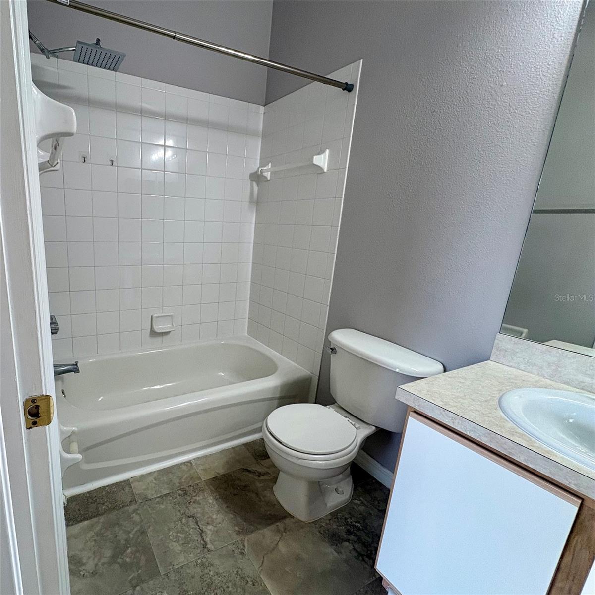 OSPREY RUN TWNHMS PH 1 - Residential Lease