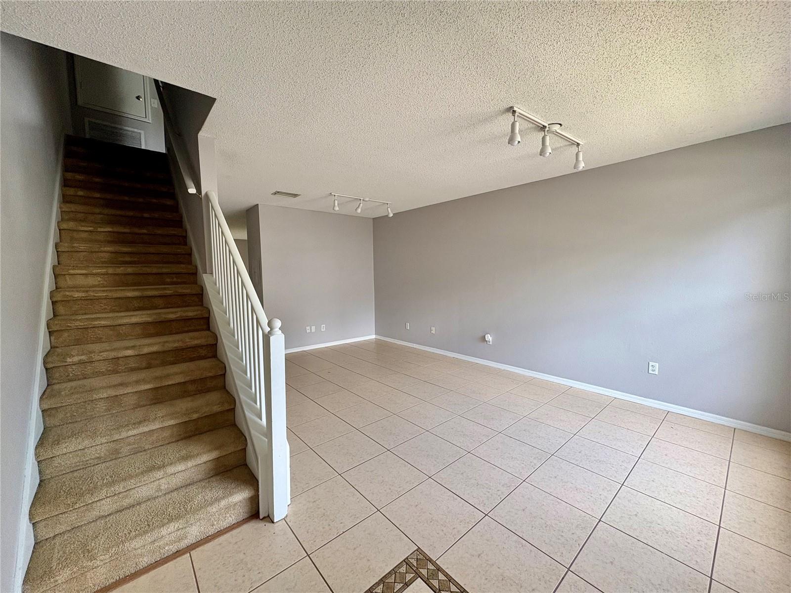 OSPREY RUN TWNHMS PH 1 - Residential Lease