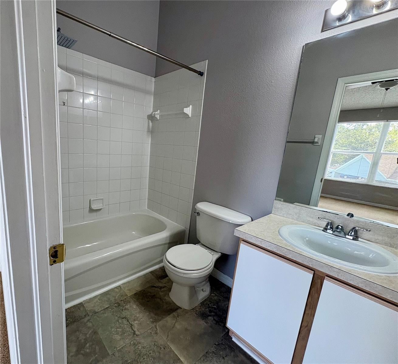 OSPREY RUN TWNHMS PH 1 - Residential Lease