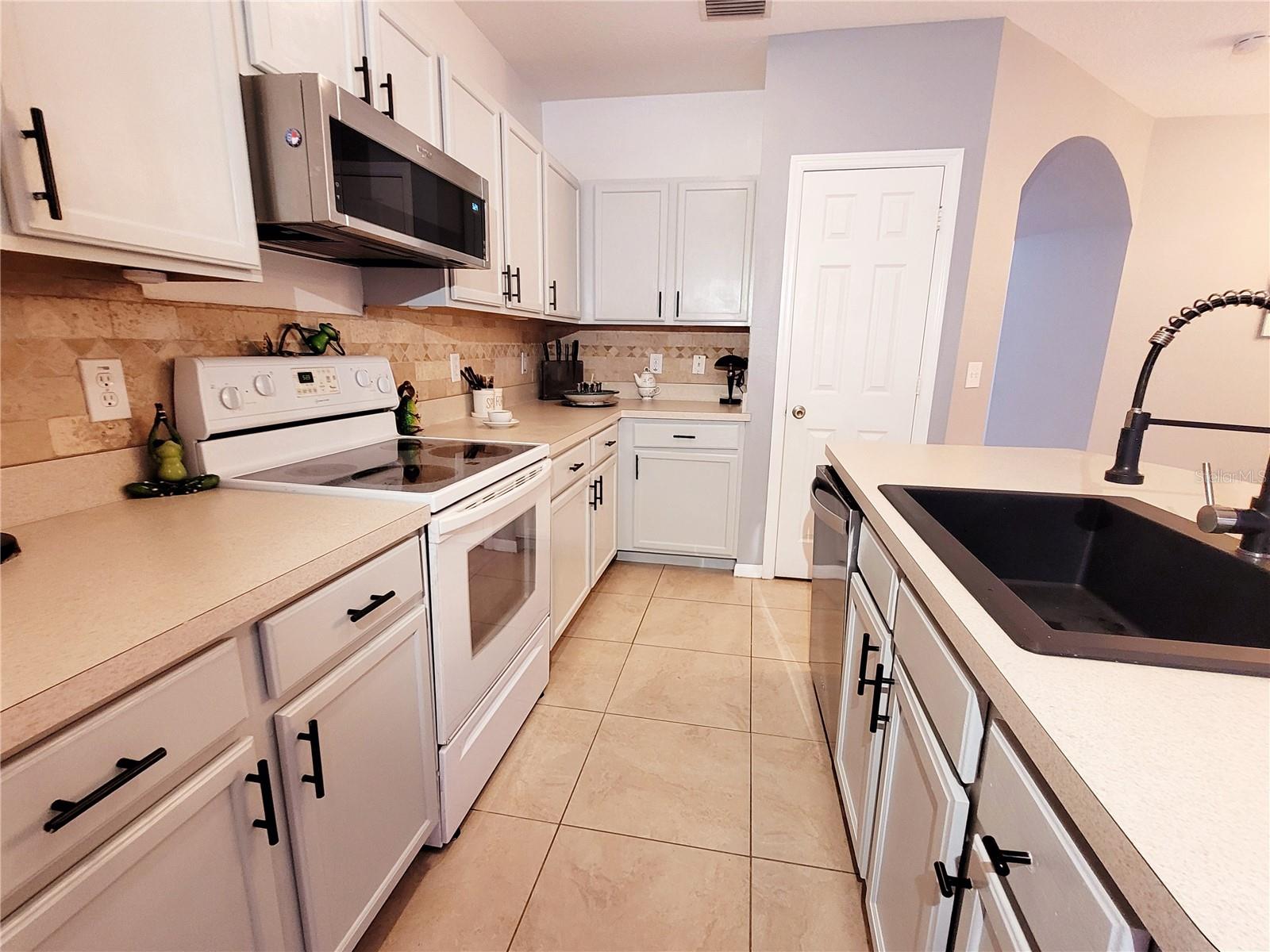 MEADOW POINTE PRCL 16 UNIT 3B - Residential