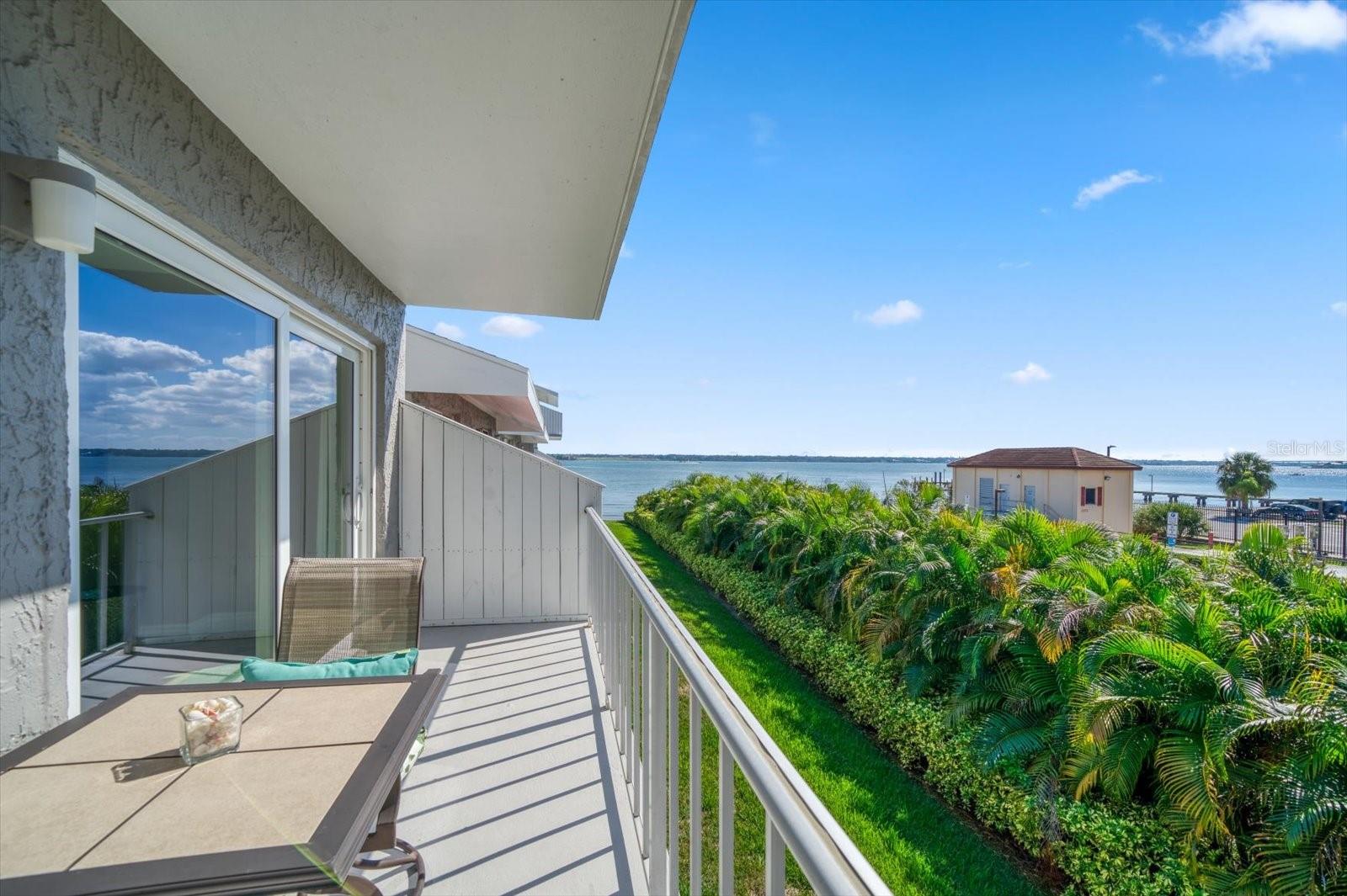 SAND KEY CONDO-BAYSIDE GARDENS III - Residential