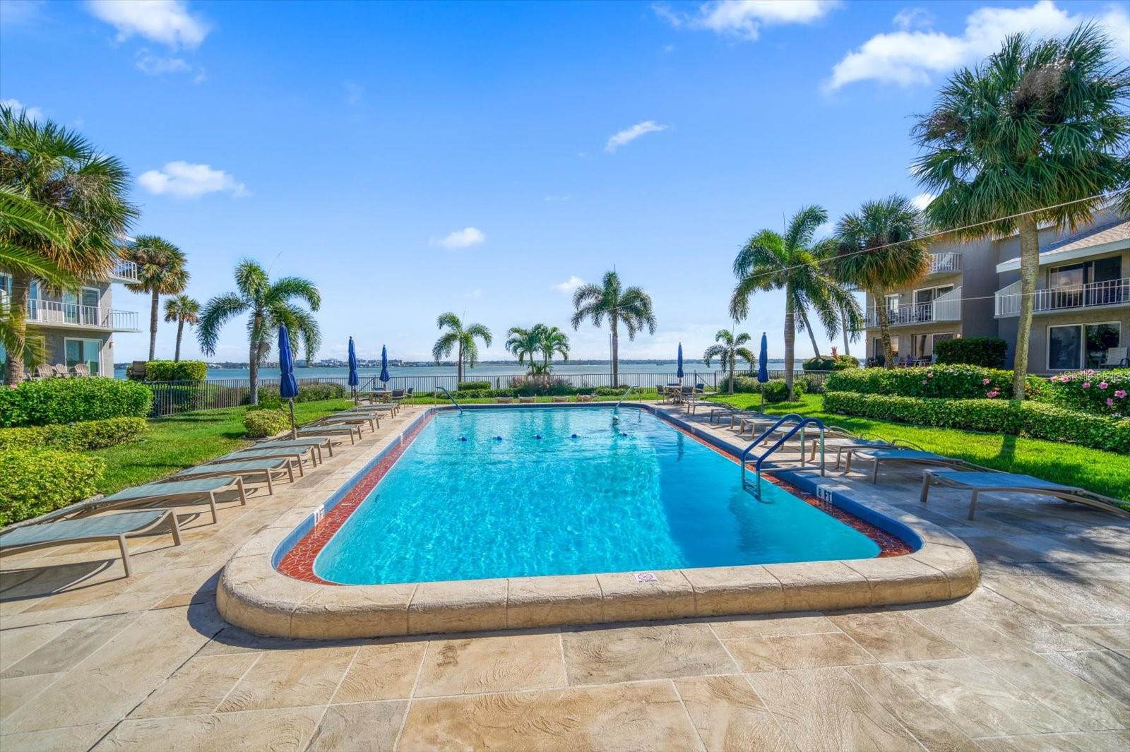 SAND KEY CONDO-BAYSIDE GARDENS III - Residential