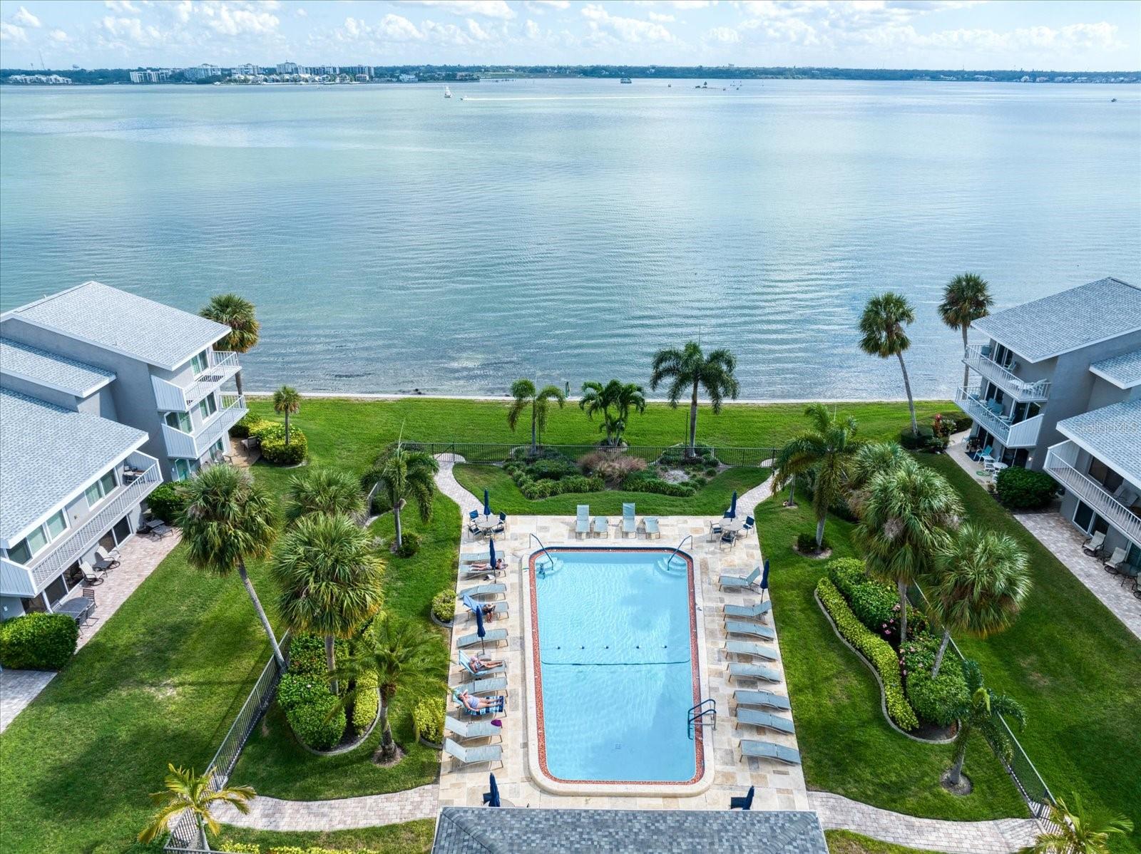 SAND KEY CONDO-BAYSIDE GARDENS III - Residential