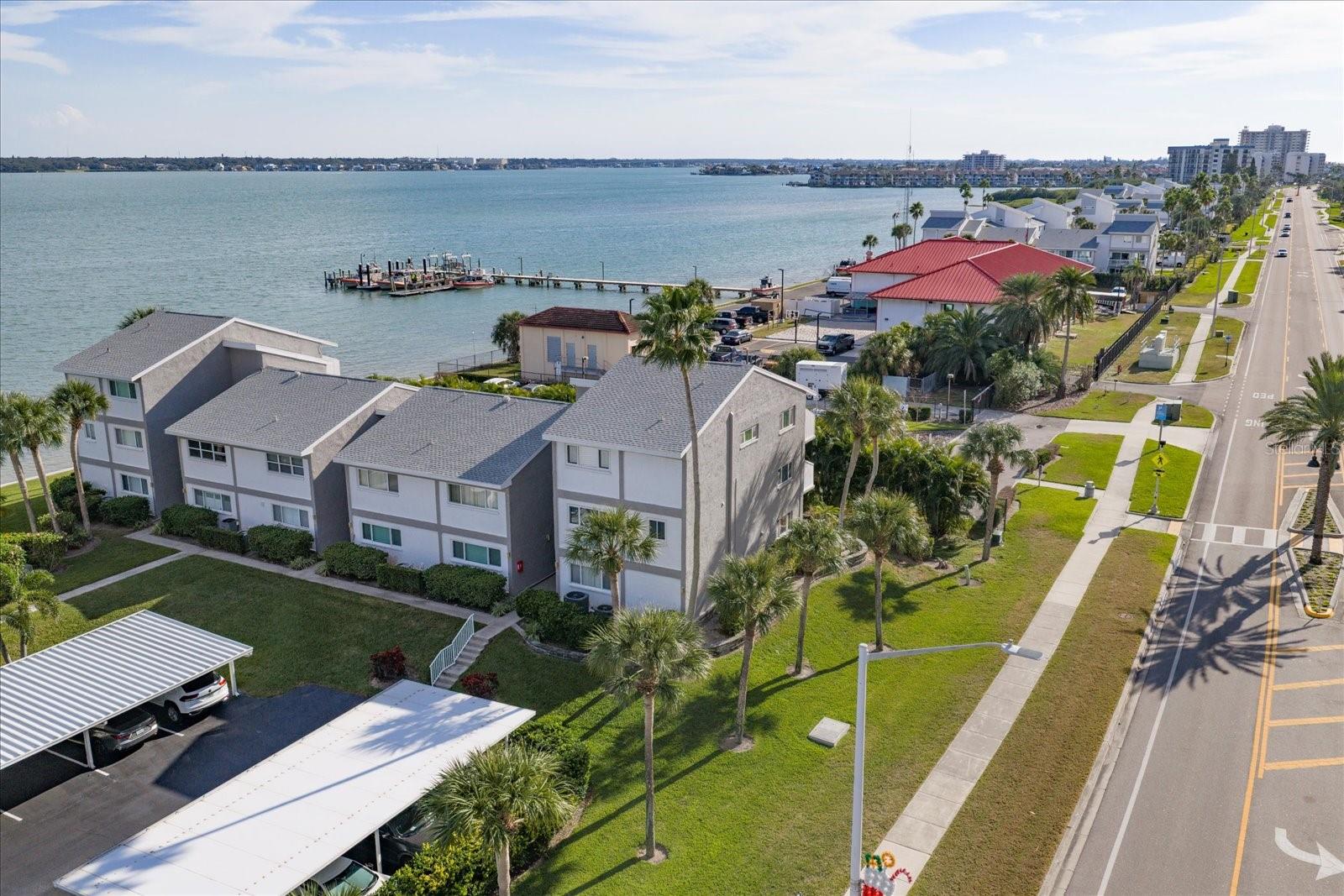 SAND KEY CONDO-BAYSIDE GARDENS III - Residential