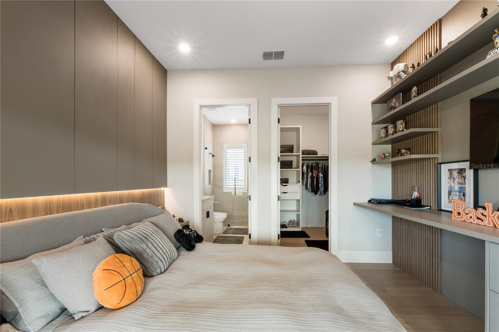 BELLA COLLINA EAST SUB - Residential