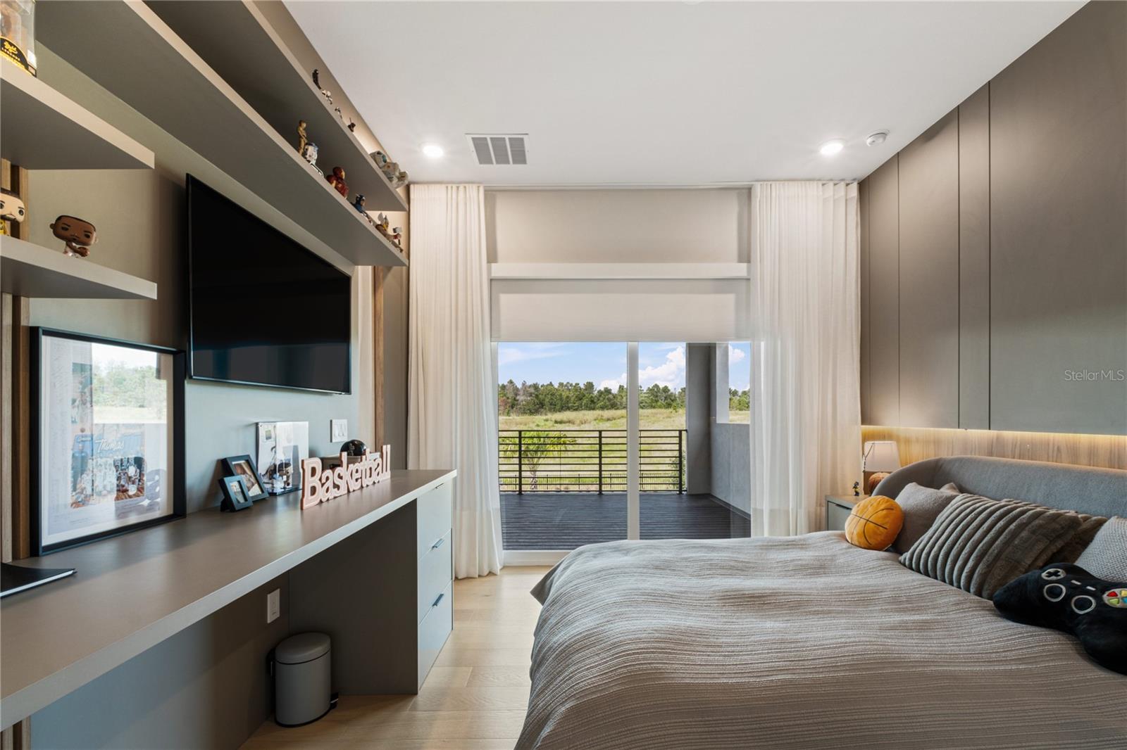 BELLA COLLINA EAST SUB - Residential