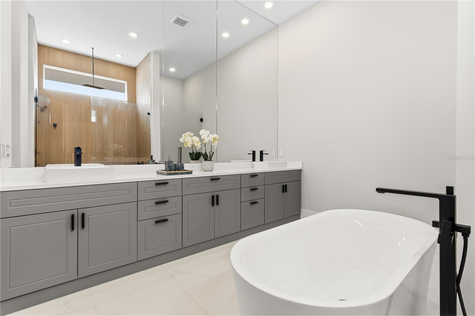 BELLA COLLINA EAST SUB - Residential