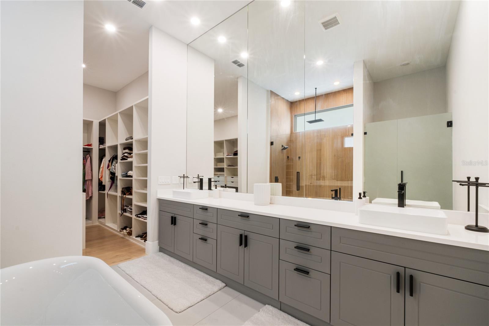 BELLA COLLINA EAST SUB - Residential