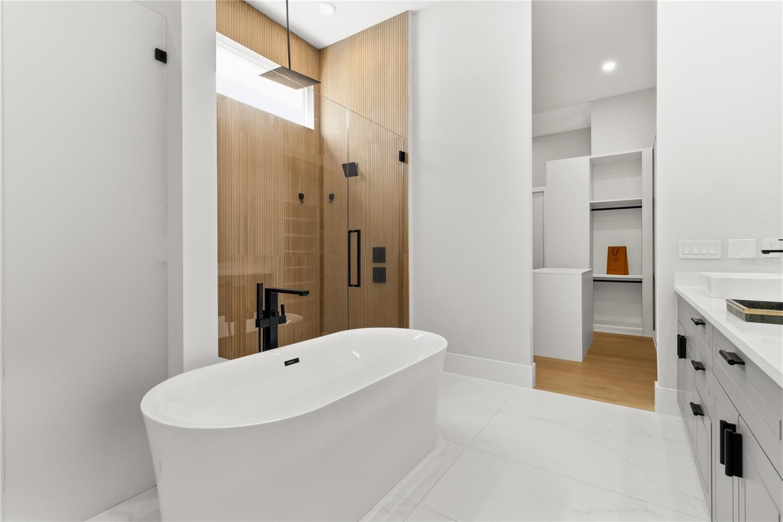 BELLA COLLINA EAST SUB - Residential