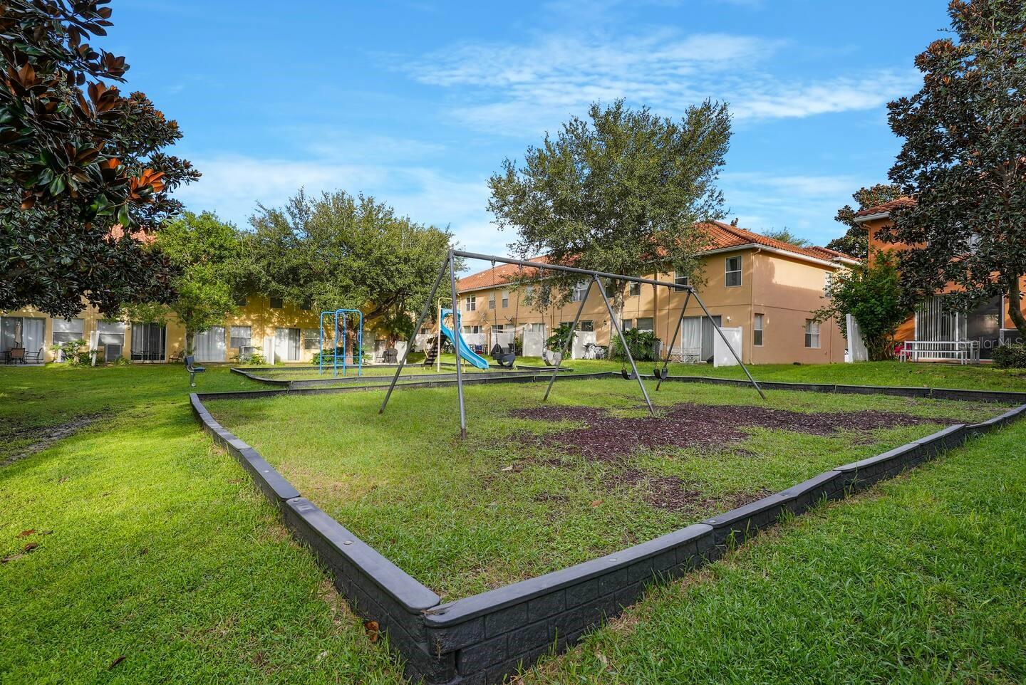 CRESTWYND BAY - Residential Lease