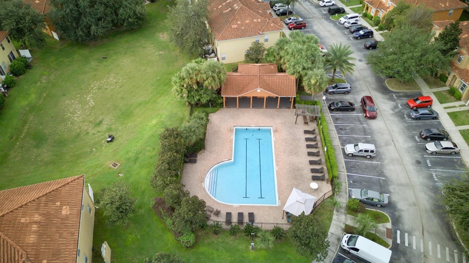 CRESTWYND BAY - Residential Lease