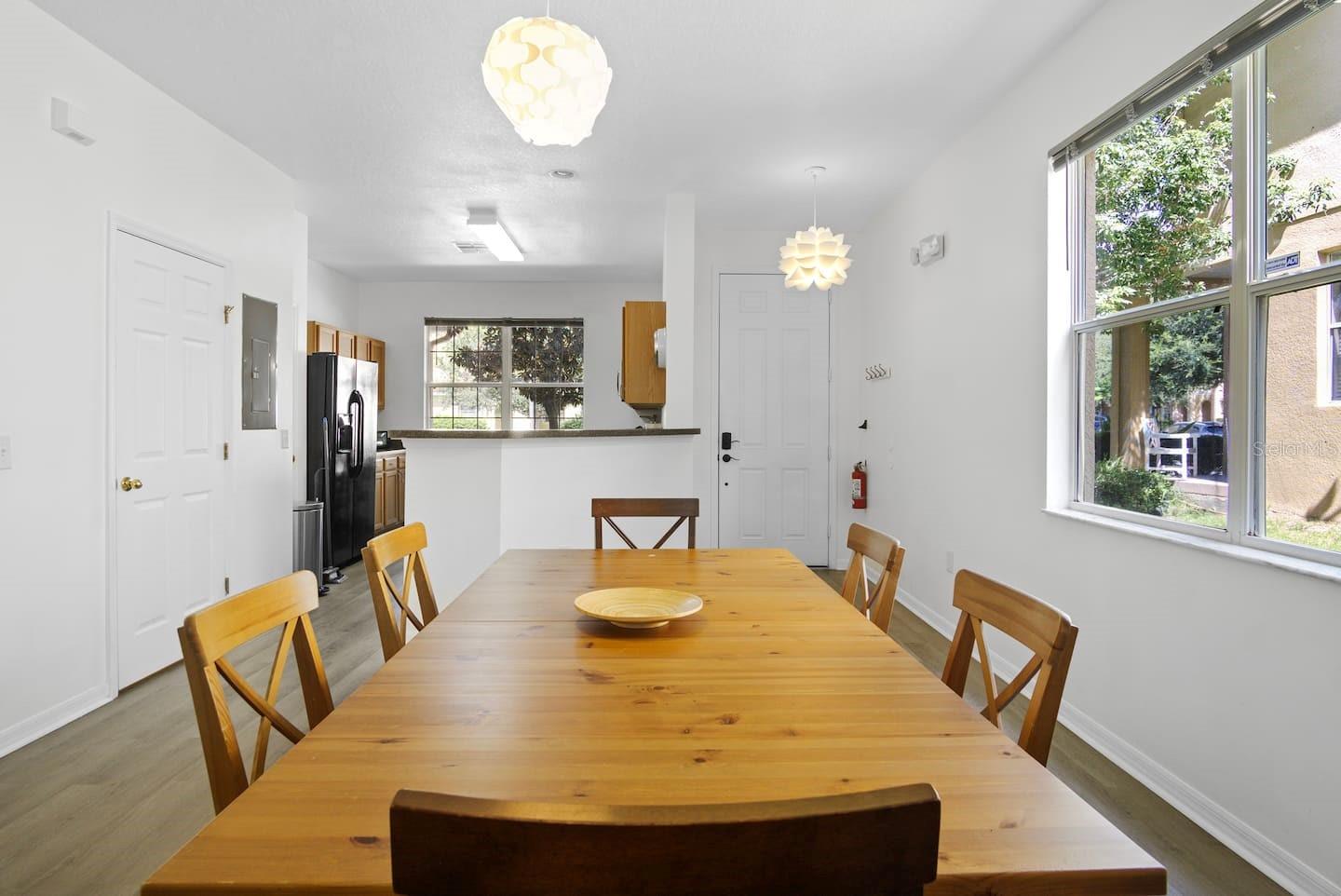 CRESTWYND BAY - Residential Lease