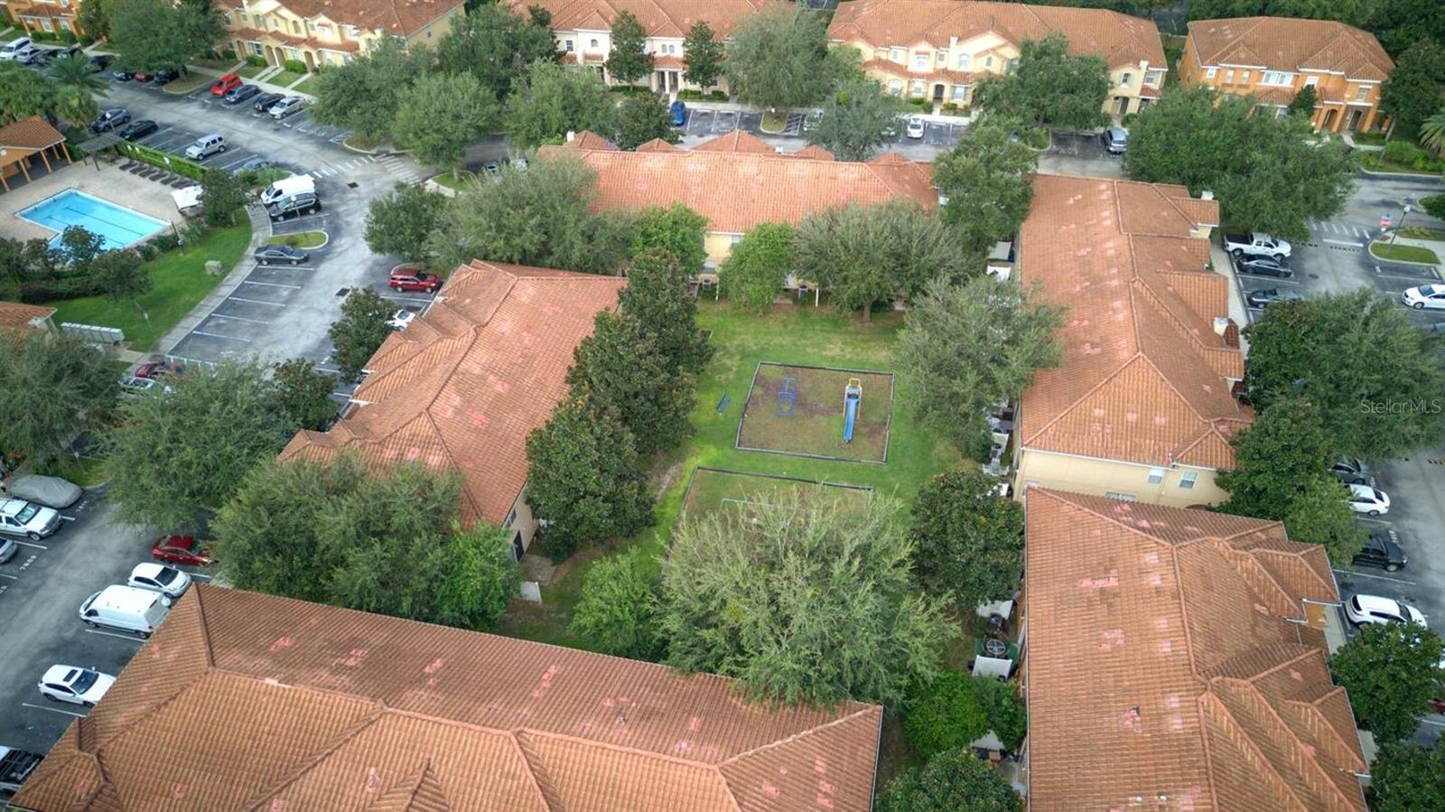 CRESTWYND BAY - Residential Lease