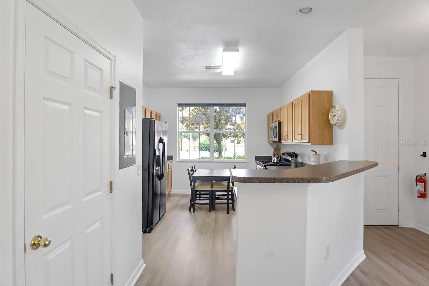 CRESTWYND BAY - Residential Lease