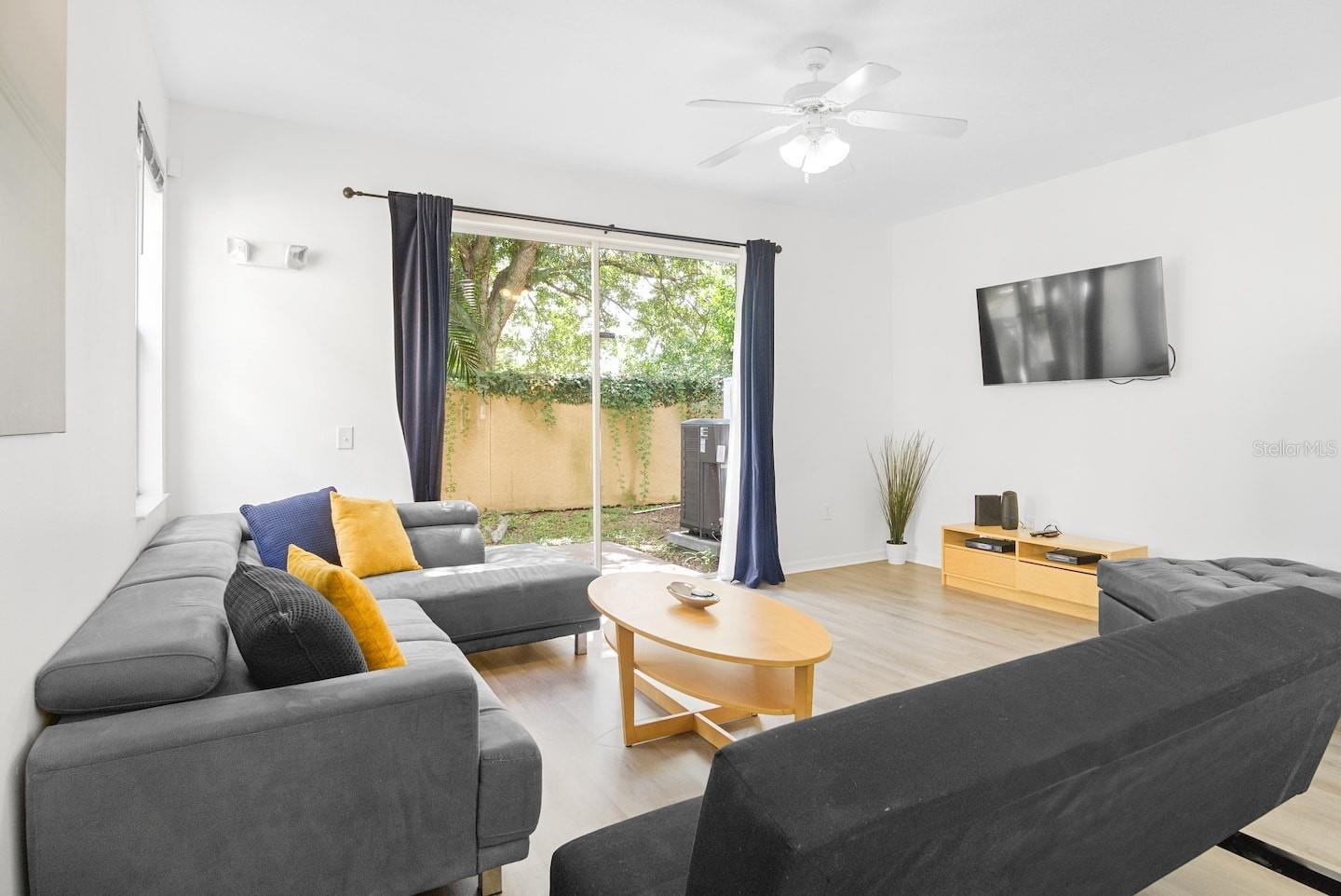 CRESTWYND BAY - Residential Lease