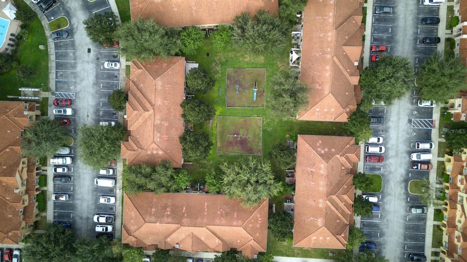 CRESTWYND BAY - Residential Lease