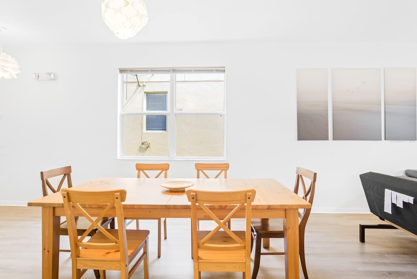 CRESTWYND BAY - Residential Lease