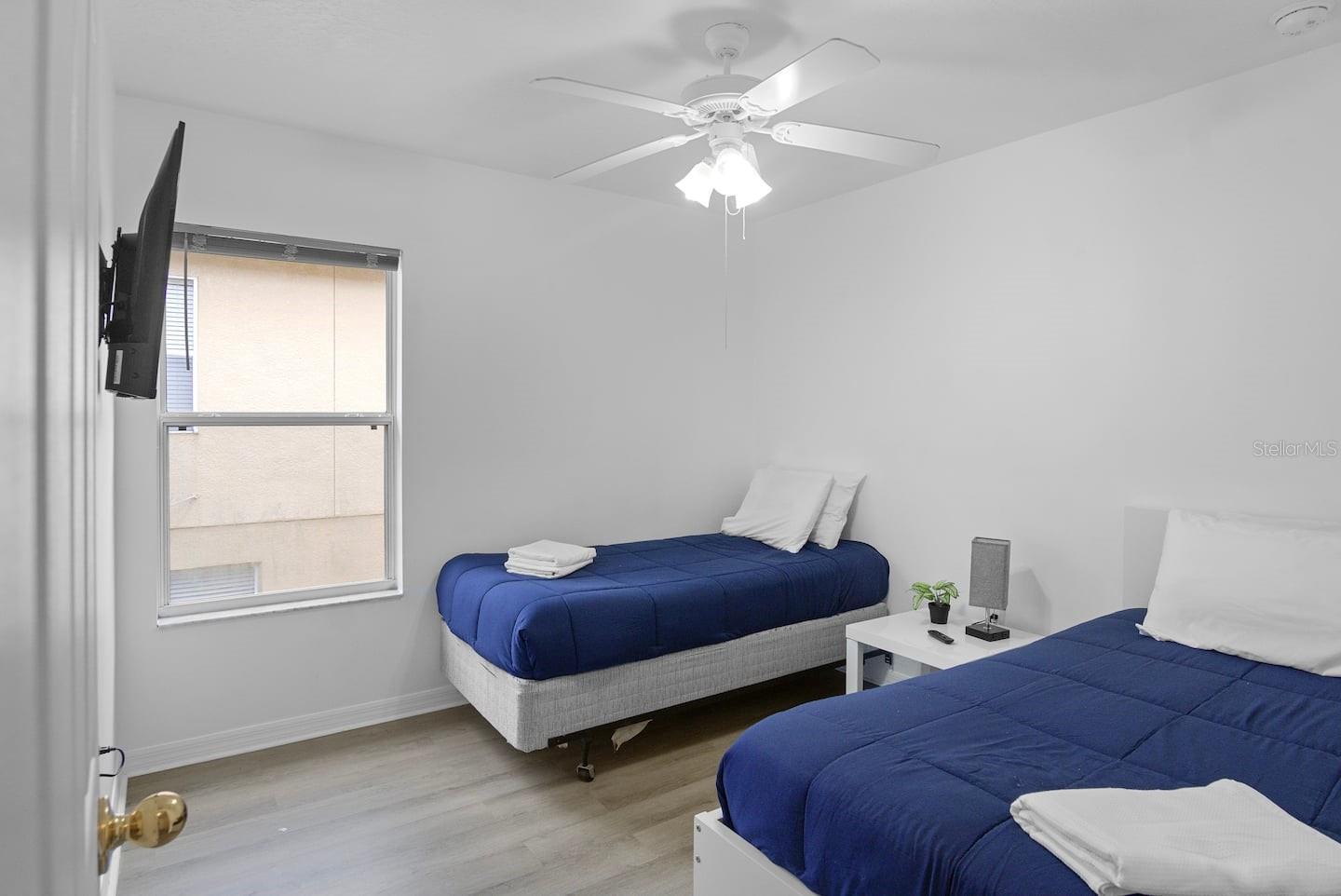 CRESTWYND BAY - Residential Lease