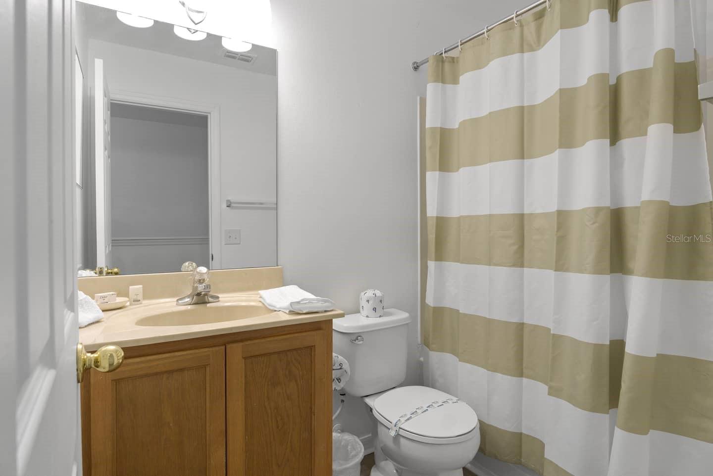 CRESTWYND BAY - Residential Lease