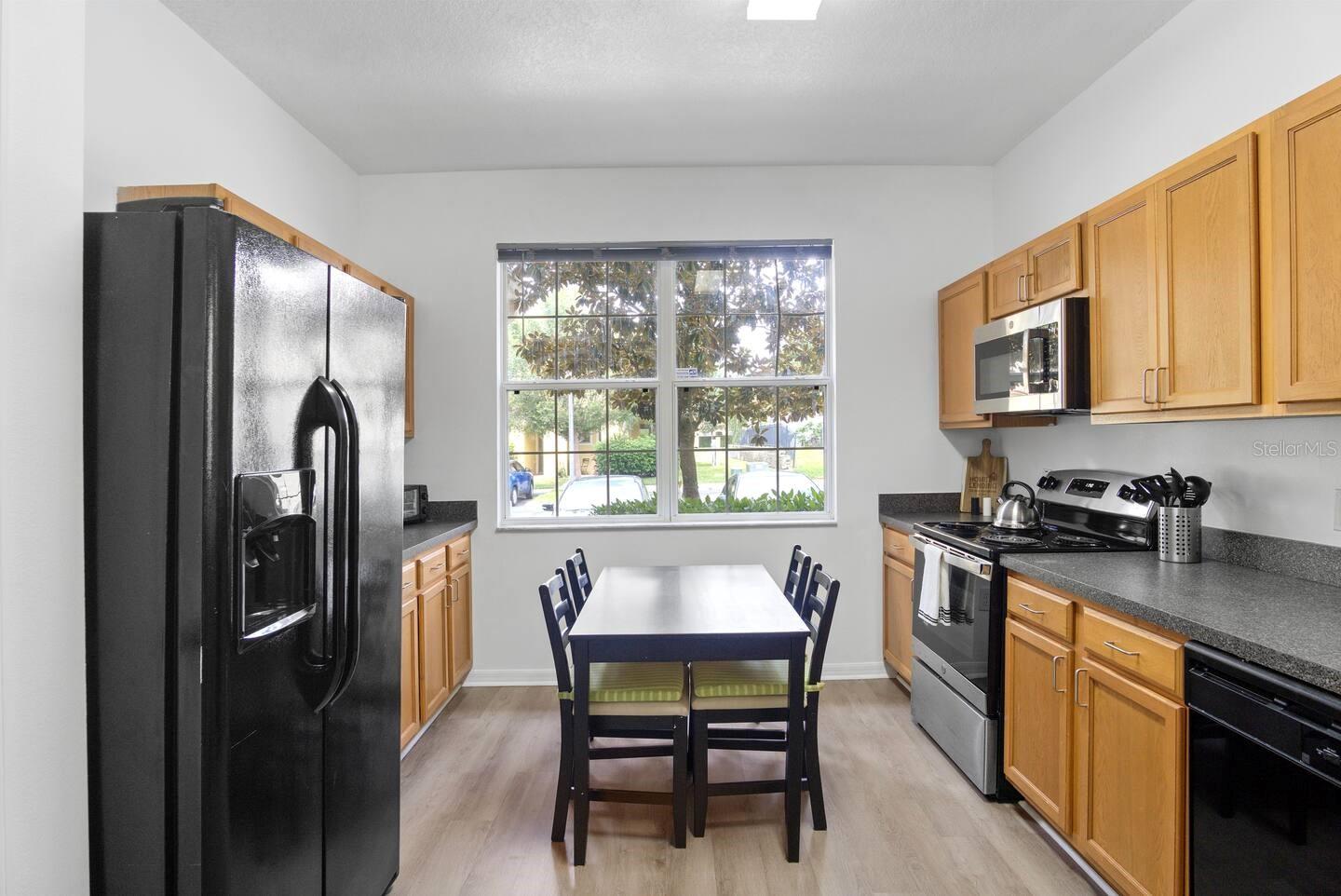 CRESTWYND BAY - Residential Lease