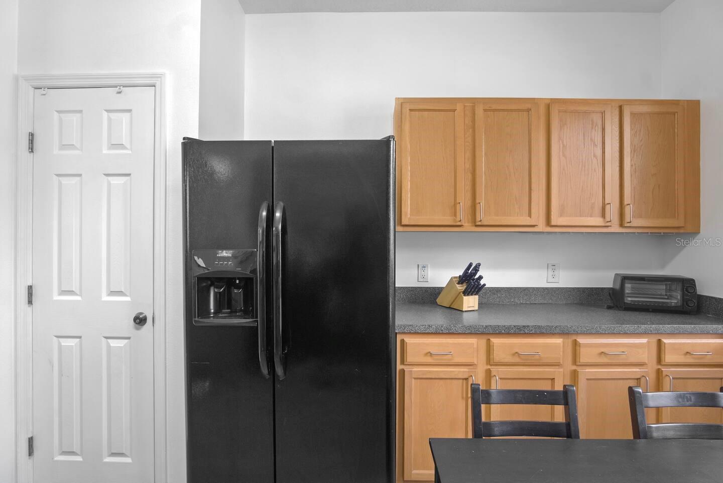 CRESTWYND BAY - Residential Lease