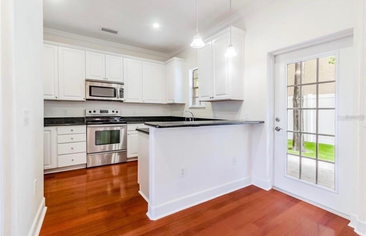 CLEVELAND PARK - Residential Lease