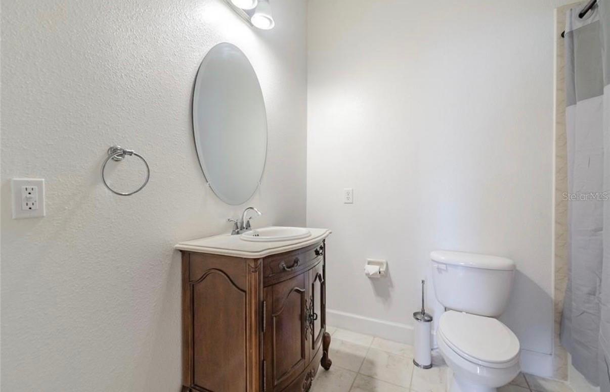 CLEVELAND PARK - Residential Lease