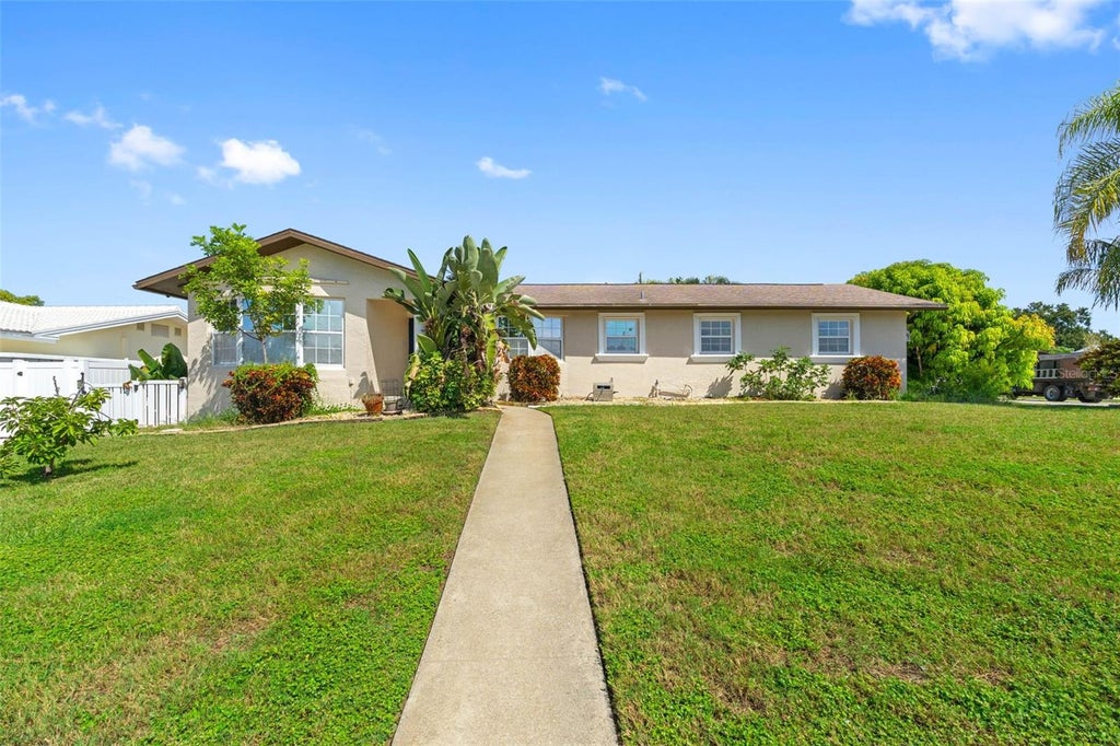 Photo of 14331 Apache Avenue, Largo, FL 33774 (MLS # TB8553252)