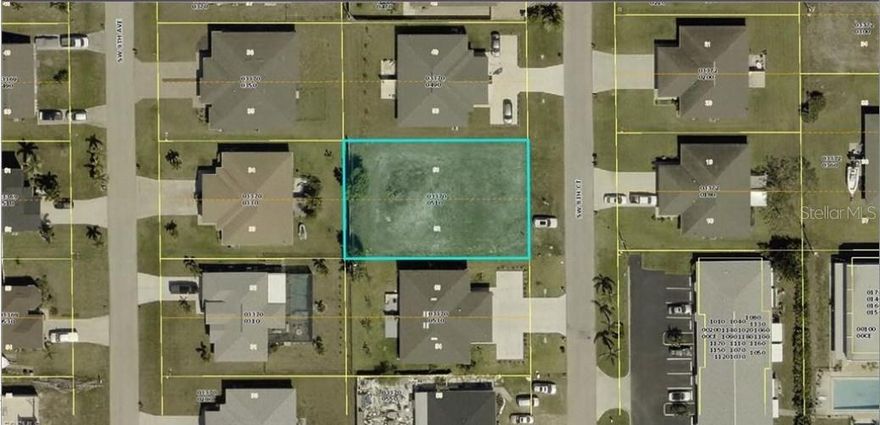 Investors dream! You have an opportunity for a Multi-family project. Conveniently located in the SW Cape - close to restaurants, shopping and schools. Quiet neighborhood. This is an Incredible location in SW Cape Coral that brings in higher rent! ALL ASSESSMENTS ARE PAID!