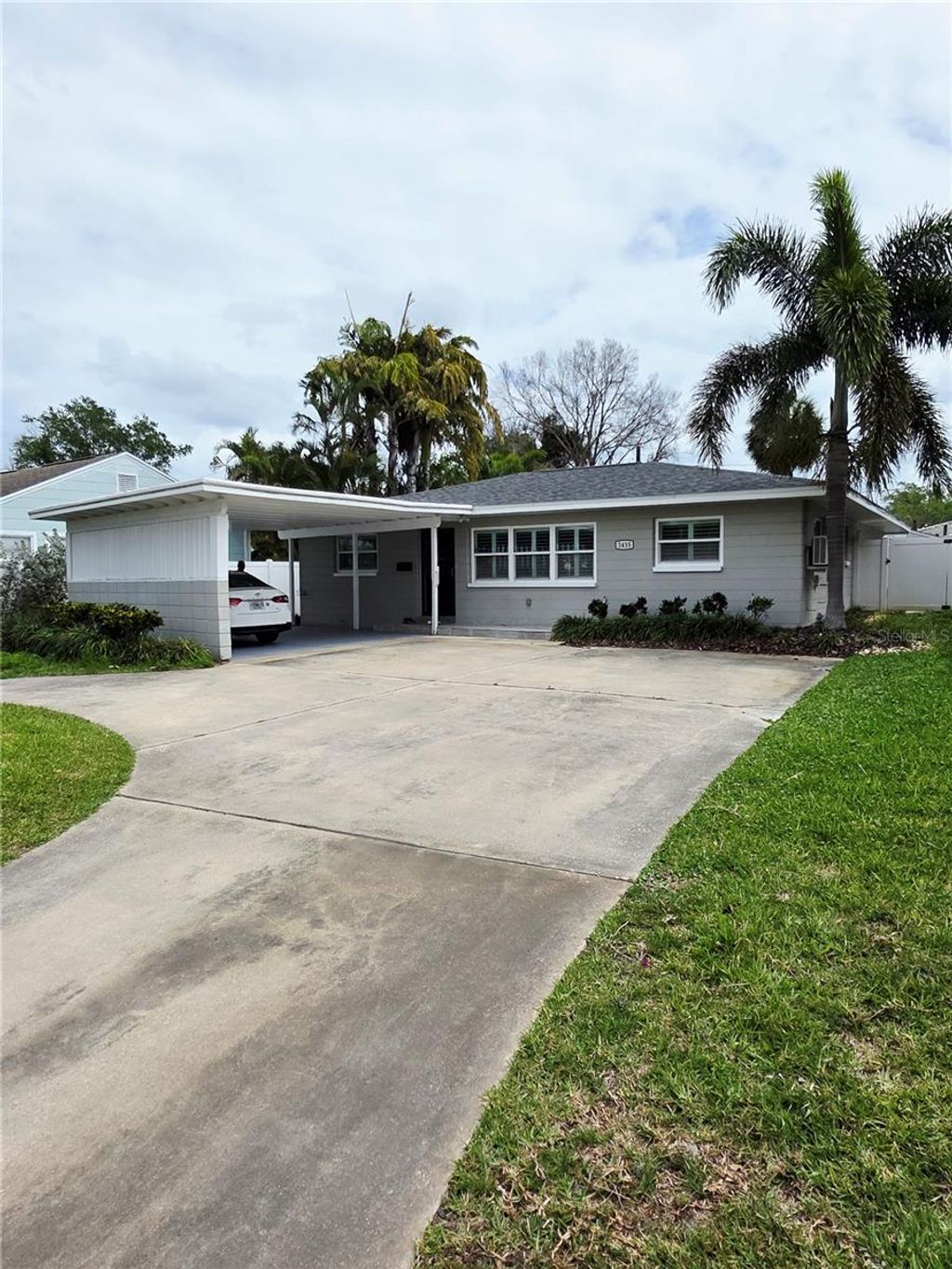 Photo of 3435 Overlook Drive NE, St Petersburg, FL 33703 (MLS # O6397691)