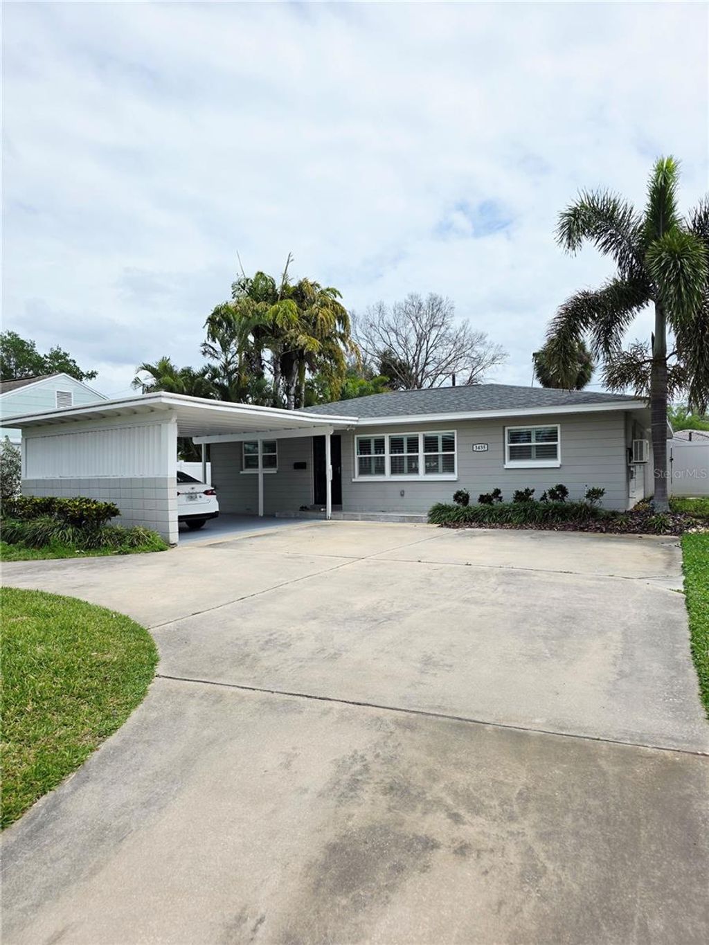 Photo of 3435 Overlook Drive NE, St Petersburg, FL 33703 (MLS # O6397691)