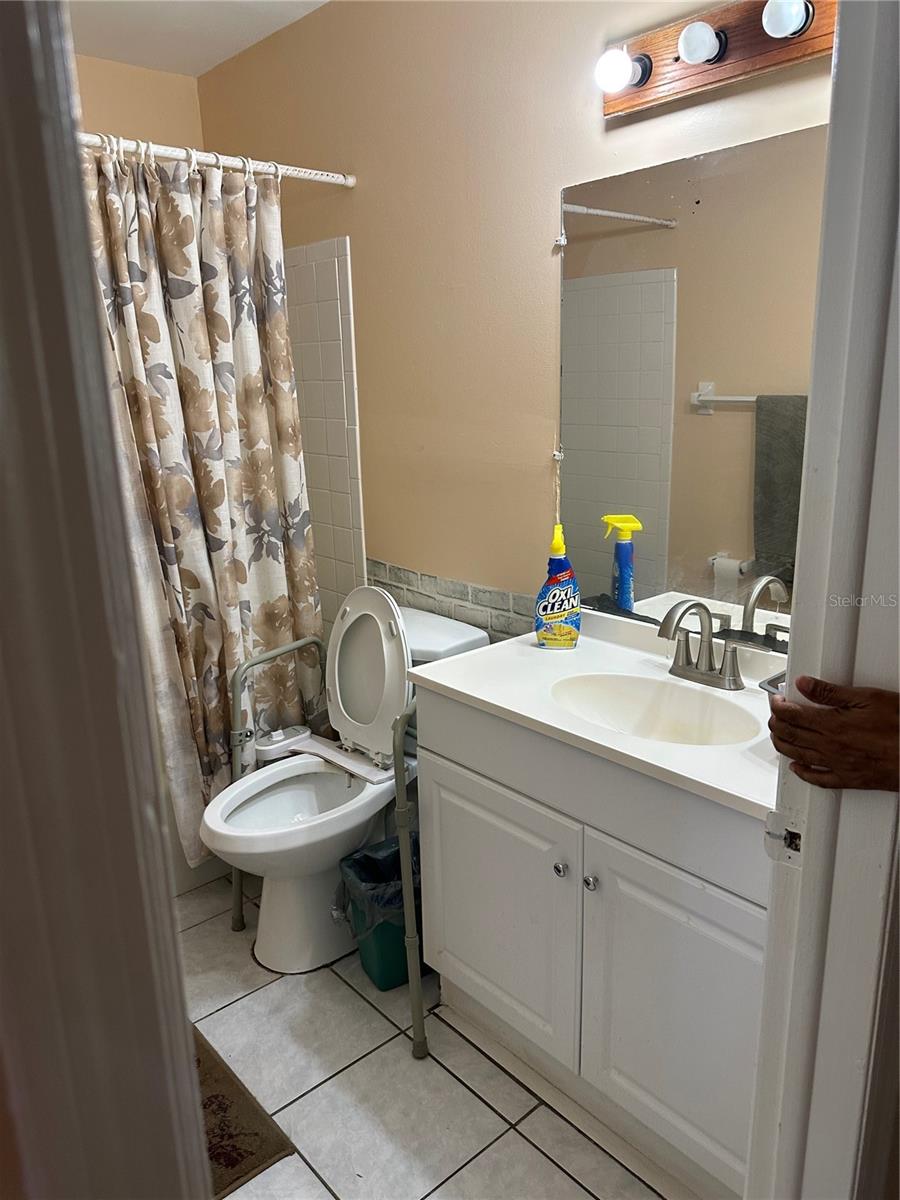 BRANDYCHASE A CONDO - Residential Lease