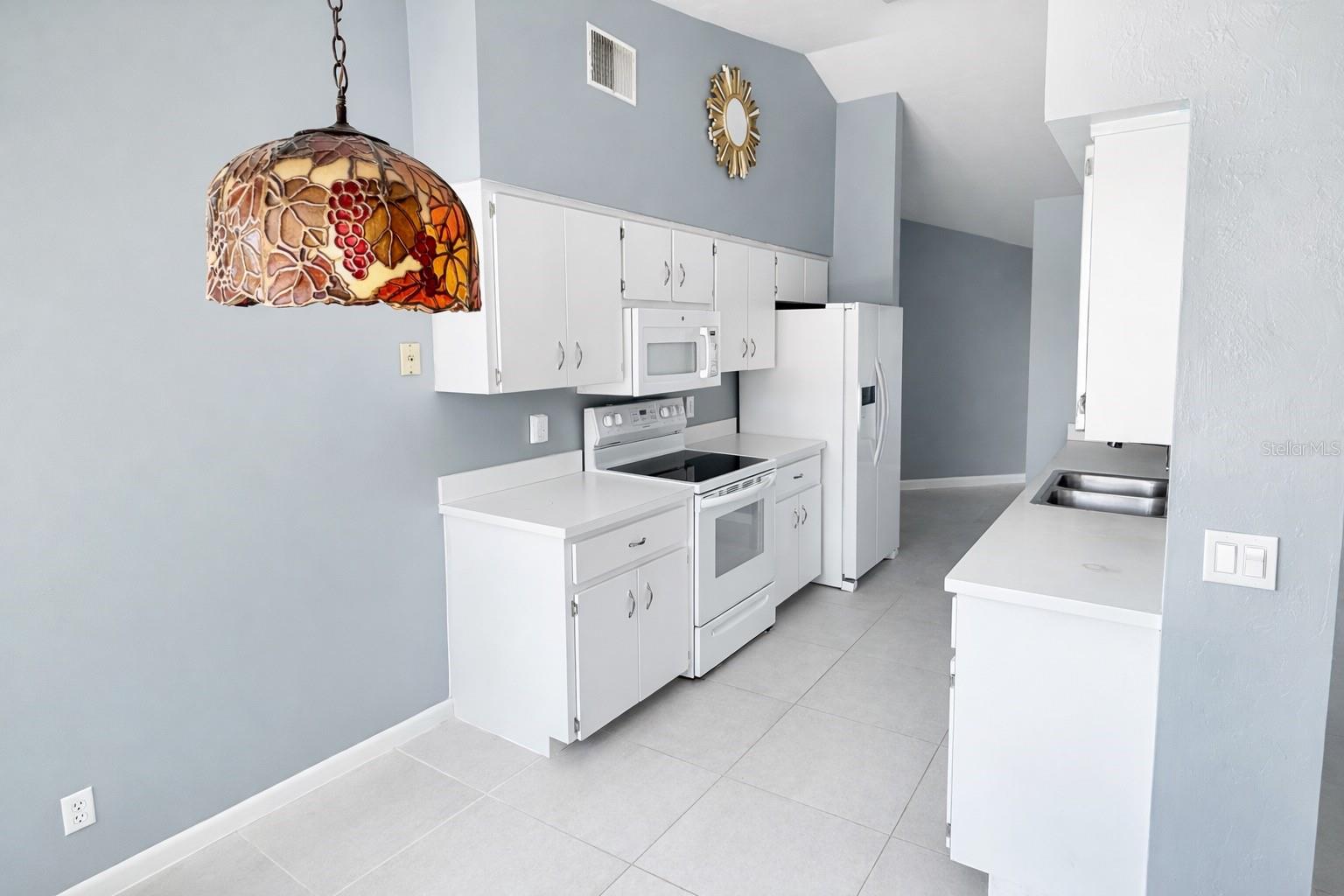 BEVERLY HILLS UNIT 08 PH 02 - Residential