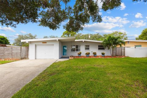 A home in LARGO