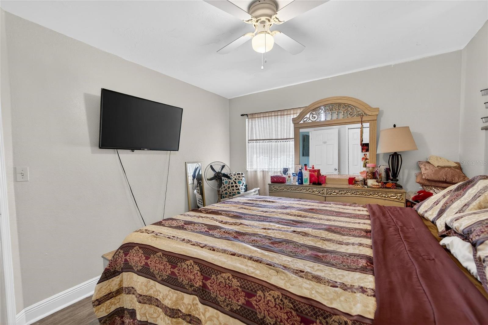 SCHOOLEYS HOMEVILLE - Residential Income