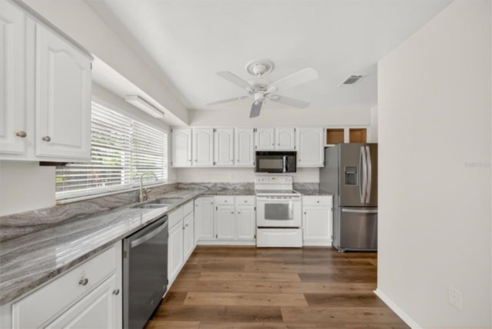 ROYAL PALMS - Residential