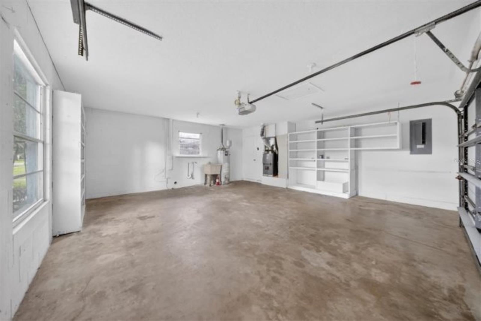 ROYAL PALMS - Residential