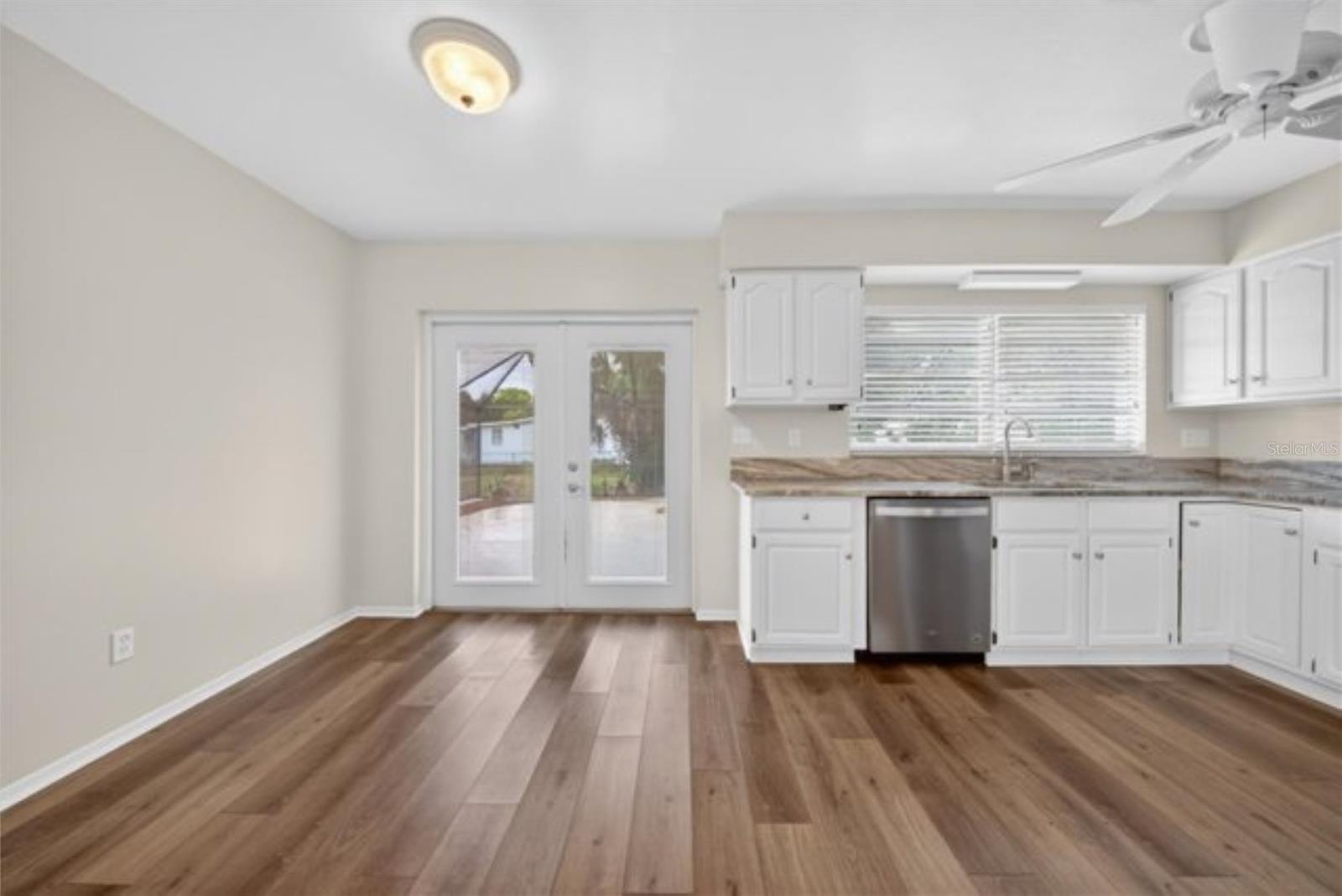 ROYAL PALMS - Residential