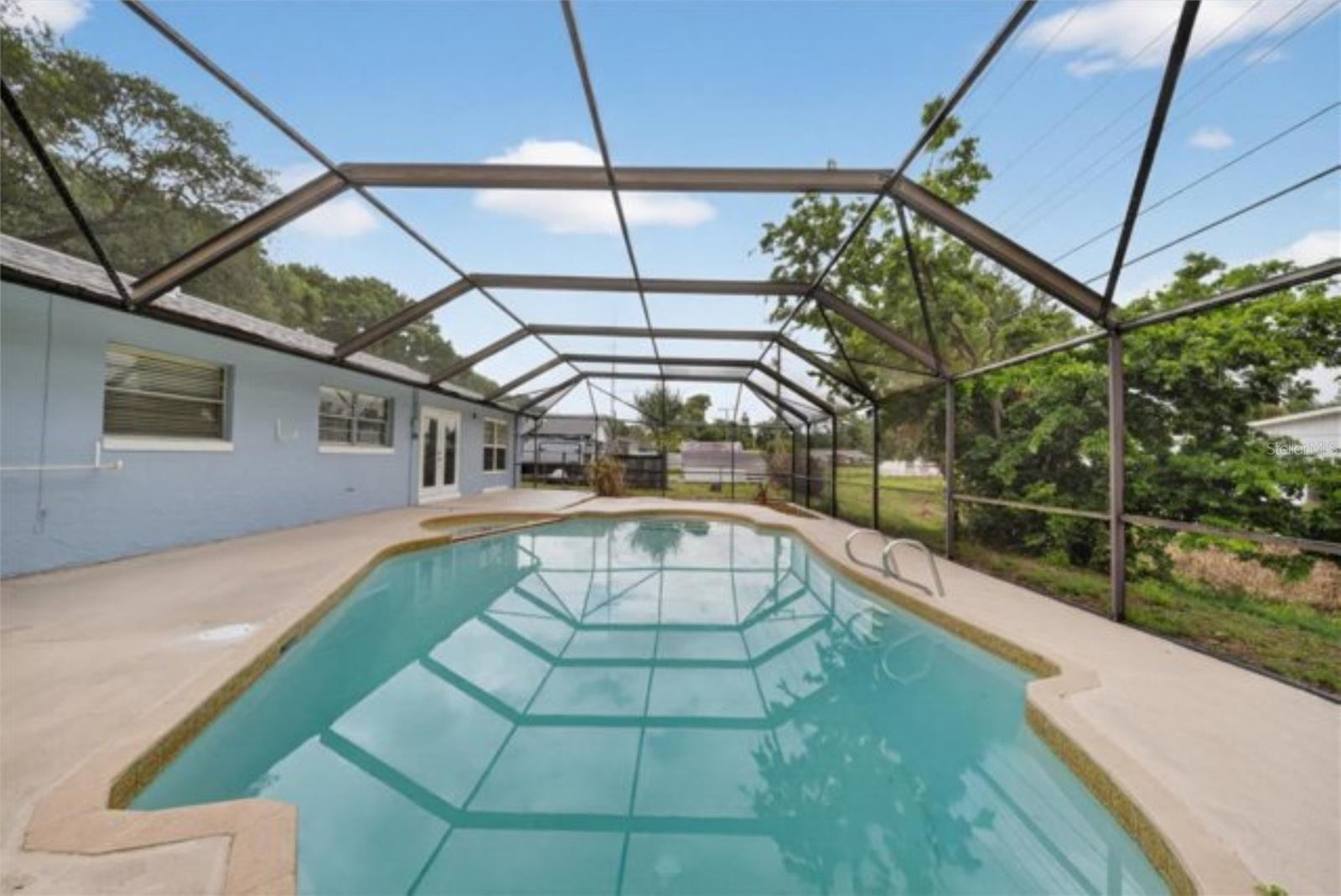 ROYAL PALMS - Residential