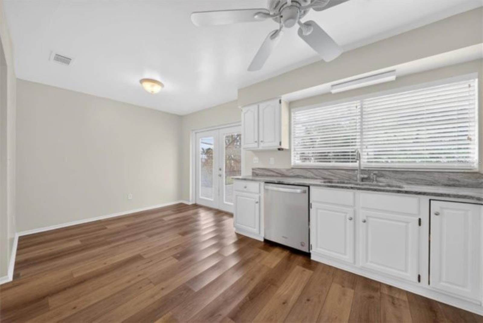 ROYAL PALMS - Residential