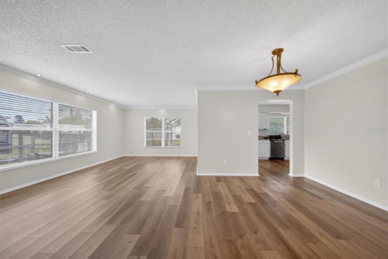 ROYAL PALMS - Residential