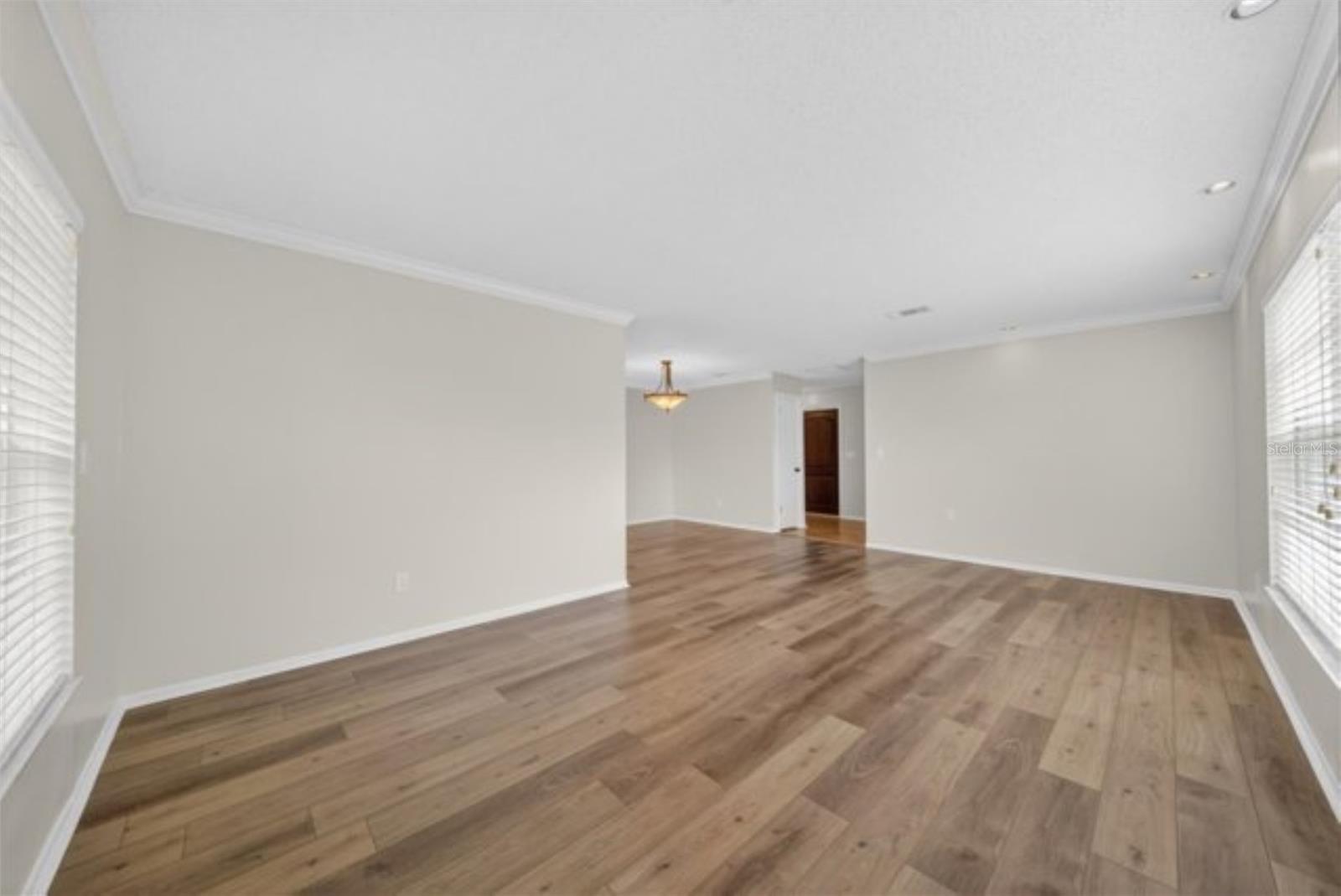 ROYAL PALMS - Residential