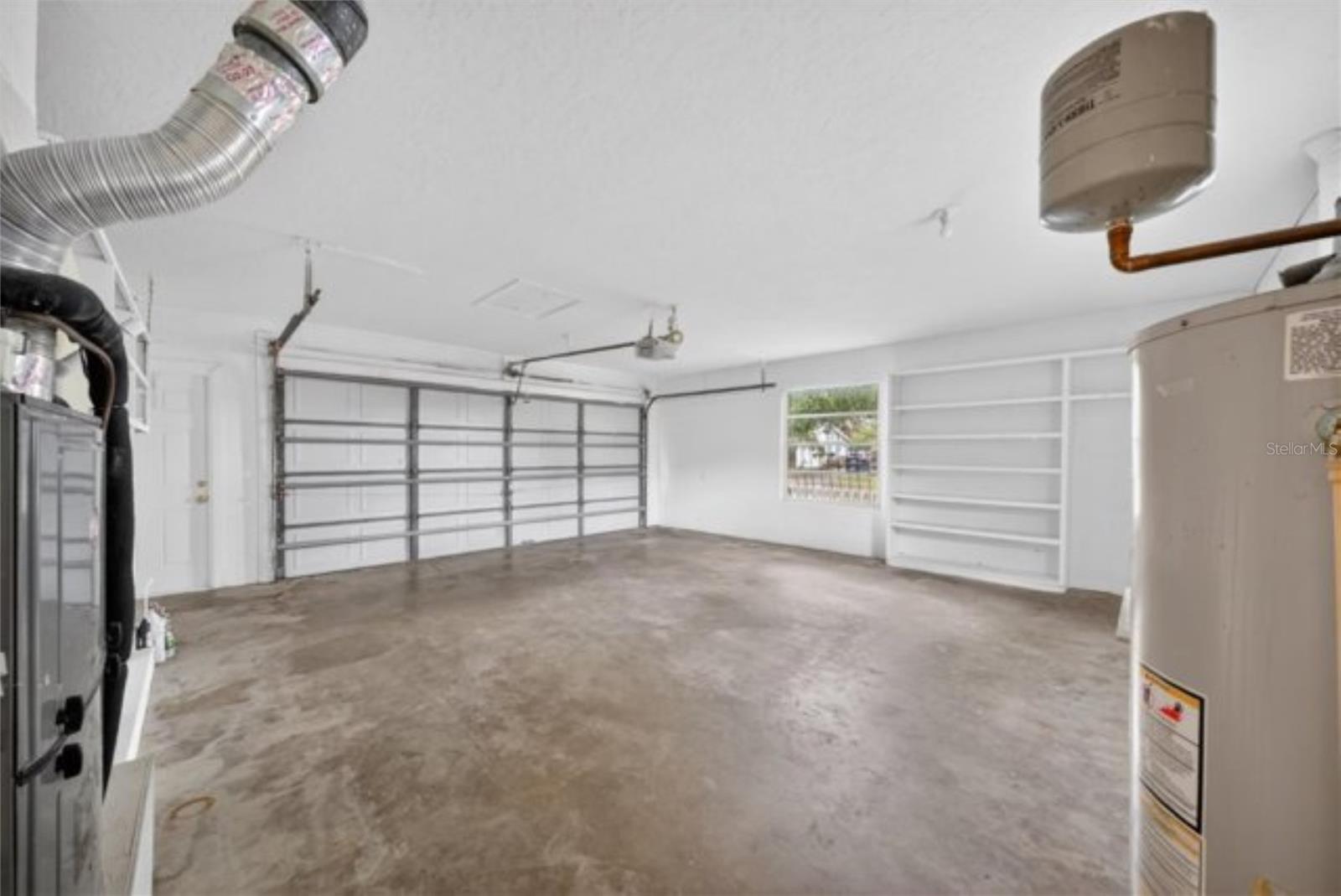 ROYAL PALMS - Residential