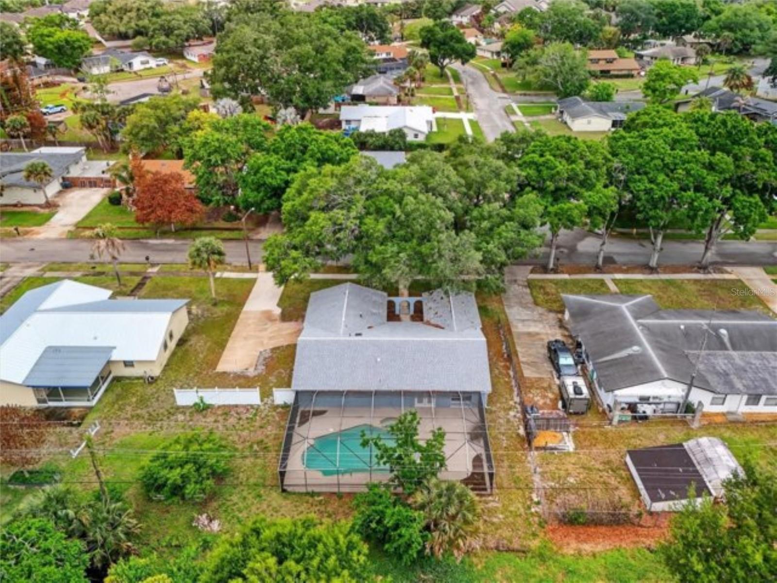 ROYAL PALMS - Residential