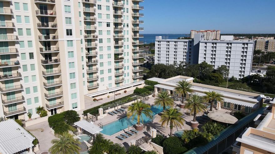 Experience upscale living in Downtown Sarasota at The Alinari.

Step into elevated downtown living with this beautifully updated 6th-floor residence at Alinari at Rosemary Place. This spacious 1-bedroom, 1.5-bath condo offers expansive city views and an abundance of natural light, with floor-to-ceiling sliding glass doors that open to a private balcony—perfect for morning coffee or evening sunsets.

The open-concept floor plan features a modern kitchen with granite countertops, stainless steel appliances, and ample cabinet space. The generously sized primary suite includes a walk-in closet and a spa-like en suite bath with a soaking tub and separate glass-enclosed shower. Additional highlights include stylish bamboo flooring, in-unit laundry, and a convenient powder room for guests.

The Alinari is one of Sarasota’s premier full-service, pet-friendly buildings, offering an impressive array of resort-style amenities, including:

24-hour concierge and security,

Heated resort-style swimming pool and spa,

Expansive pool deck with cabanas and grilling areas,

State-of-the-art fitness center with saunas,

Massage room,

Theater/media room,

Library and reading room,

Billiards room,

Wine cellar,

Conference room and business center,

Clubroom/social lounge with catering kitchen,

Bicycle storage,

Guest suites for overnight visitors,

Secure, climate-controlled storage,

Gated, covered parking with electric vehicle charging stations,

On-site management.

Located just steps from the vibrant Rosemary District, Bayfront Park, and the Van Wezel Performing Arts Hall, you’ll also enjoy proximity to downtown’s top restaurants, boutique shopping, art galleries, and cultural attractions.

Don’t miss this opportunity to live in luxury and convenience—schedule your private showing today! Check out the video: https://cmsphotography.hd.pics/800-N-Tamiami-Trail-1/idx